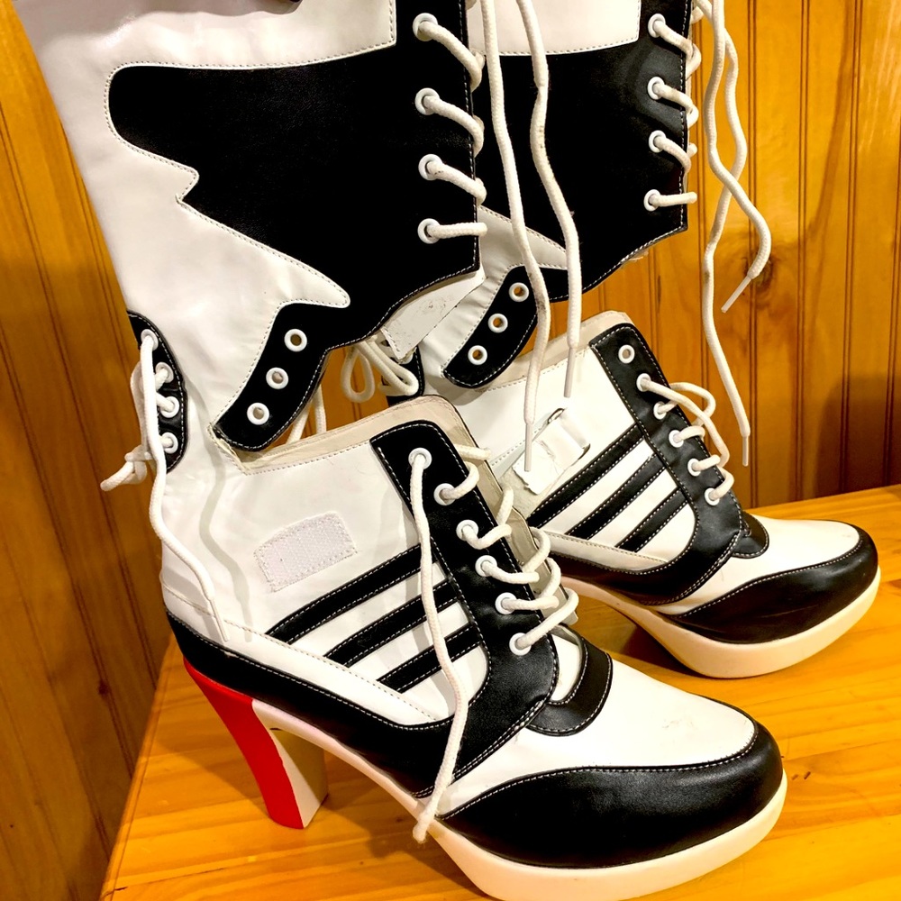 Harley Quinn cosplay shoes!